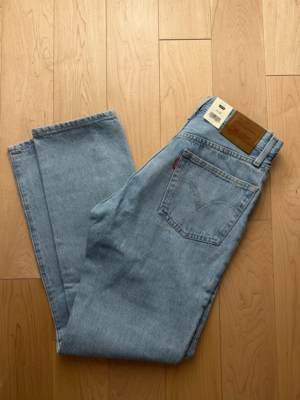 BNWT- Premium Levi’s 501 Original Cropped Light Wash Denim Jeans (25/28)